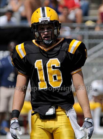 Thumbnail 2 in Upper Arlington vs. Aquinas (Kirk Herbstreit Varsity Football Series) photogallery.