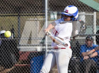 Thumbnail 1 in Arlington vs Bartlett (Morris Hunter Invitational) photogallery.