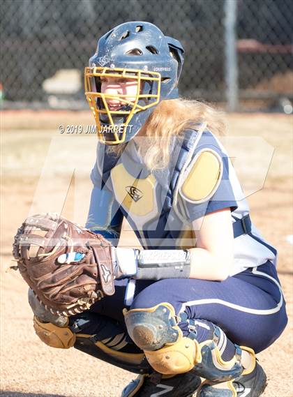 Thumbnail 2 in Arlington vs Bartlett (Morris Hunter Invitational) photogallery.