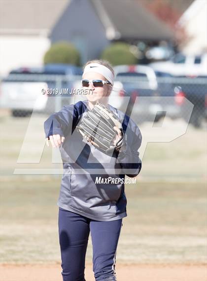 Thumbnail 2 in Arlington vs Bartlett (Morris Hunter Invitational) photogallery.