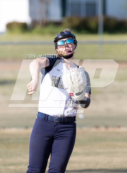 Thumbnail 3 in Arlington vs Bartlett (Morris Hunter Invitational) photogallery.