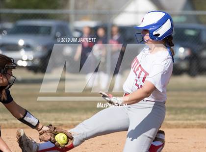 Thumbnail 3 in Arlington vs Bartlett (Morris Hunter Invitational) photogallery.