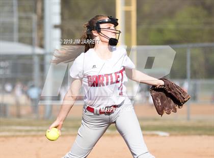 Thumbnail 2 in Arlington vs Bartlett (Morris Hunter Invitational) photogallery.