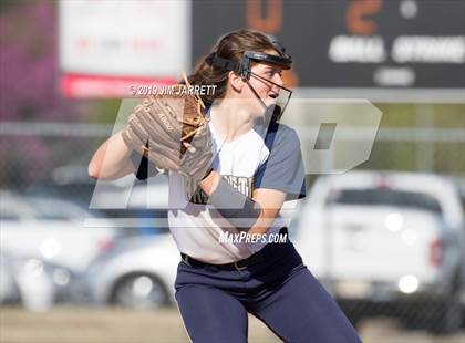 Thumbnail 3 in Arlington vs Bartlett (Morris Hunter Invitational) photogallery.