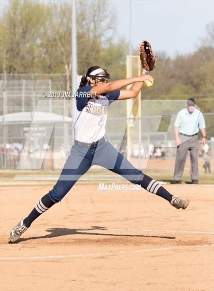 Thumbnail 1 in Arlington vs Bartlett (Morris Hunter Invitational) photogallery.