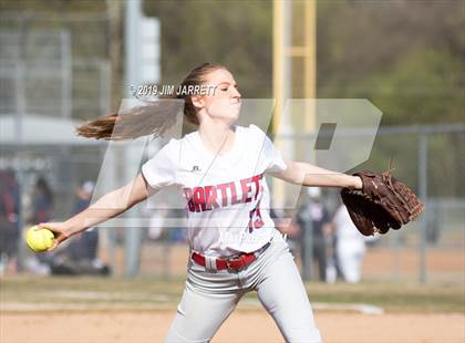 Thumbnail 3 in Arlington vs Bartlett (Morris Hunter Invitational) photogallery.