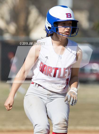 Thumbnail 3 in Arlington vs Bartlett (Morris Hunter Invitational) photogallery.