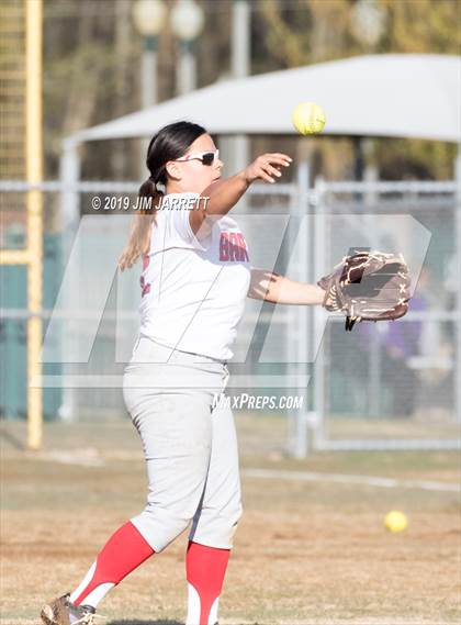 Thumbnail 1 in Arlington vs Bartlett (Morris Hunter Invitational) photogallery.