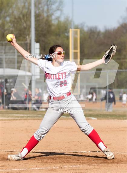 Thumbnail 2 in Arlington vs Bartlett (Morris Hunter Invitational) photogallery.