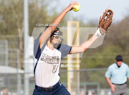 Thumbnail 2 in Arlington vs Bartlett (Morris Hunter Invitational) photogallery.