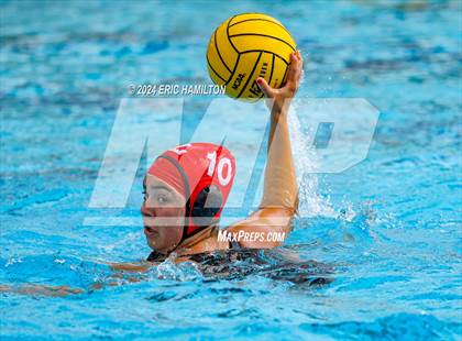 Thumbnail 2 in Mater Dei vs. Orange Lutheran photogallery.