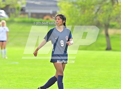 Thumbnail 2 in Evergreen vs Dakota Ridge (CHSAA 4A Round One Playoff) photogallery.