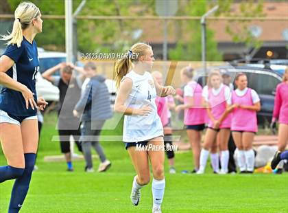 Thumbnail 1 in Evergreen vs Dakota Ridge (CHSAA 4A Round One Playoff) photogallery.