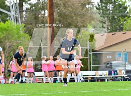 Thumbnail 1 in Evergreen vs Dakota Ridge (CHSAA 4A Round One Playoff) photogallery.