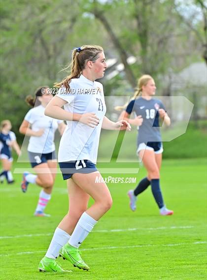 Thumbnail 3 in Evergreen vs Dakota Ridge (CHSAA 4A Round One Playoff) photogallery.