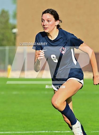 Thumbnail 3 in Evergreen vs Dakota Ridge (CHSAA 4A Round One Playoff) photogallery.