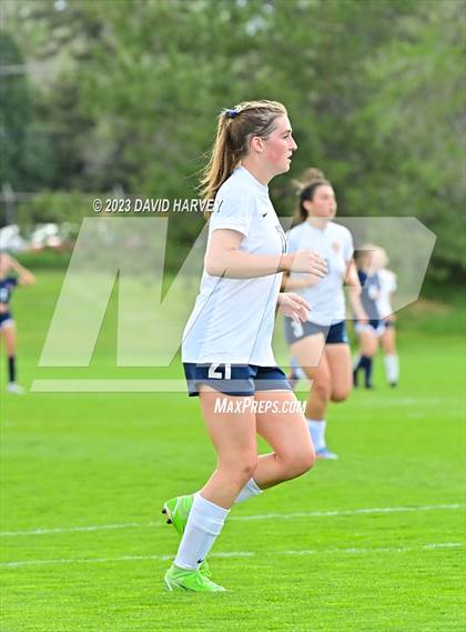 Thumbnail 2 in Evergreen vs Dakota Ridge (CHSAA 4A Round One Playoff) photogallery.