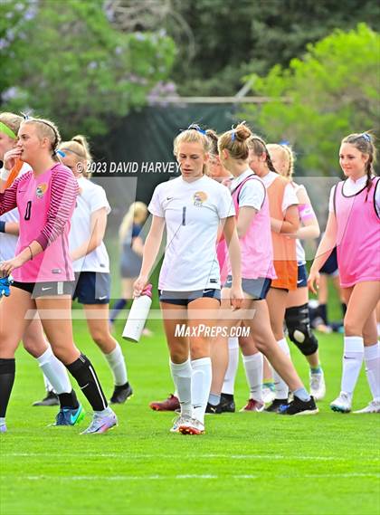Thumbnail 2 in Evergreen vs Dakota Ridge (CHSAA 4A Round One Playoff) photogallery.