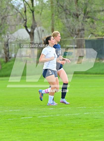 Thumbnail 3 in Evergreen vs Dakota Ridge (CHSAA 4A Round One Playoff) photogallery.