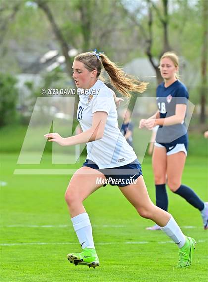 Thumbnail 2 in Evergreen vs Dakota Ridge (CHSAA 4A Round One Playoff) photogallery.