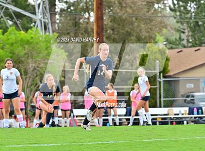 Thumbnail 3 in Evergreen vs Dakota Ridge (CHSAA 4A Round One Playoff) photogallery.
