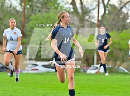 Thumbnail 2 in Evergreen vs Dakota Ridge (CHSAA 4A Round One Playoff) photogallery.