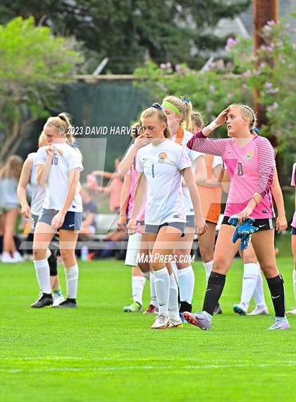 Thumbnail 2 in Evergreen vs Dakota Ridge (CHSAA 4A Round One Playoff) photogallery.