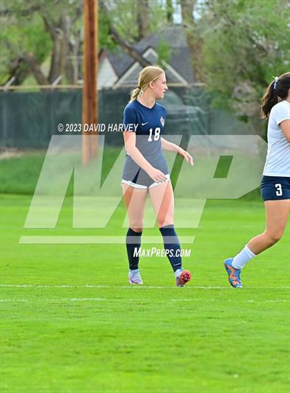 Thumbnail 2 in Evergreen vs Dakota Ridge (CHSAA 4A Round One Playoff) photogallery.