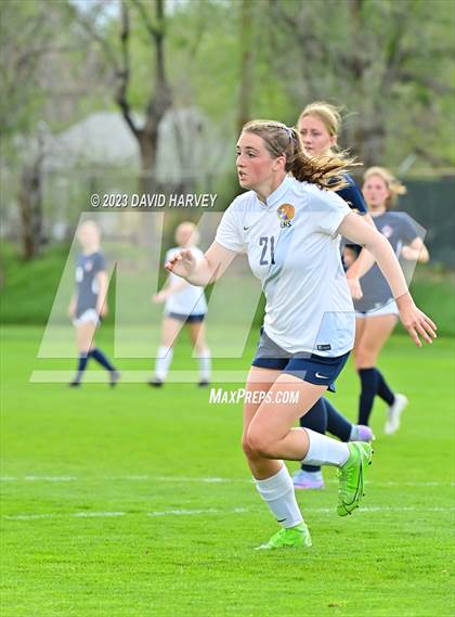 Thumbnail 2 in Evergreen vs Dakota Ridge (CHSAA 4A Round One Playoff) photogallery.