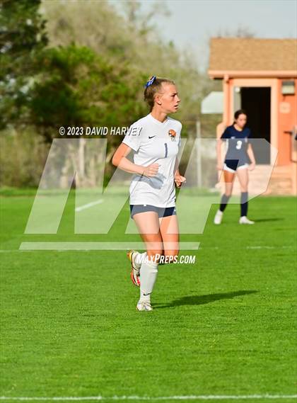 Thumbnail 3 in Evergreen vs Dakota Ridge (CHSAA 4A Round One Playoff) photogallery.