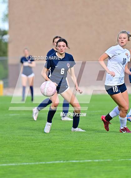 Thumbnail 1 in Evergreen vs Dakota Ridge (CHSAA 4A Round One Playoff) photogallery.