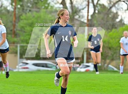 Thumbnail 3 in Evergreen vs Dakota Ridge (CHSAA 4A Round One Playoff) photogallery.