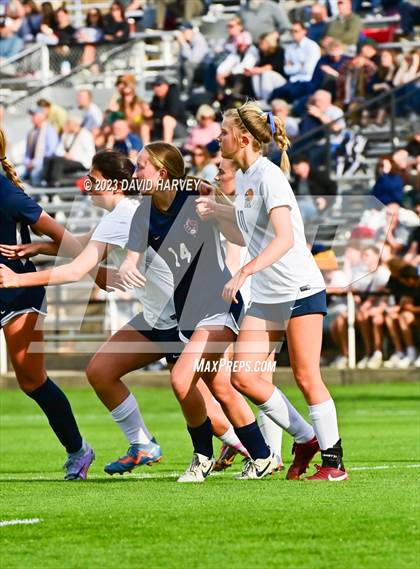 Thumbnail 2 in Evergreen vs Dakota Ridge (CHSAA 4A Round One Playoff) photogallery.