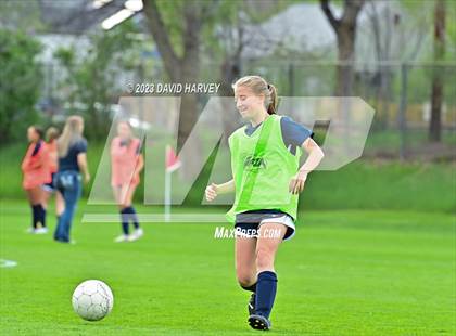 Thumbnail 2 in Evergreen vs Dakota Ridge (CHSAA 4A Round One Playoff) photogallery.