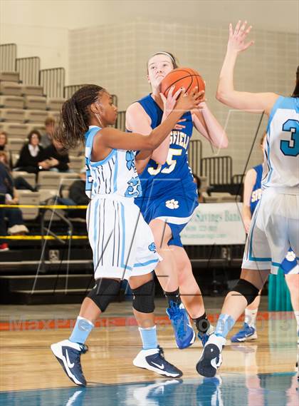 Thumbnail 2 in Notre Dame vs Springfield (Wildwood Boardwalk Classic) photogallery.