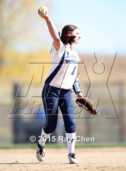 Thumbnail 3 in Fossil Ridge vs. Legend (CHSAA 5A First Round) photogallery.