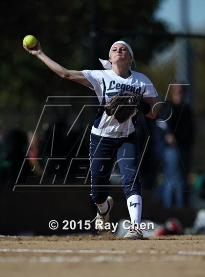 Thumbnail 3 in Fossil Ridge vs. Legend (CHSAA 5A First Round) photogallery.