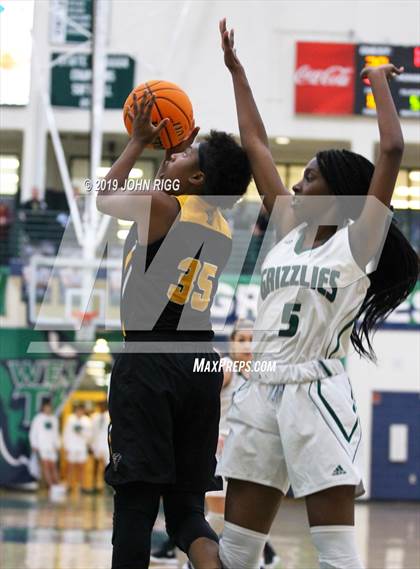 Thumbnail 1 in Sequoyah @ Creekview photogallery.