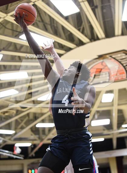 Thumbnail 2 in DeMatha vs. La Lumiere (Spalding Hoophall Classic) photogallery.