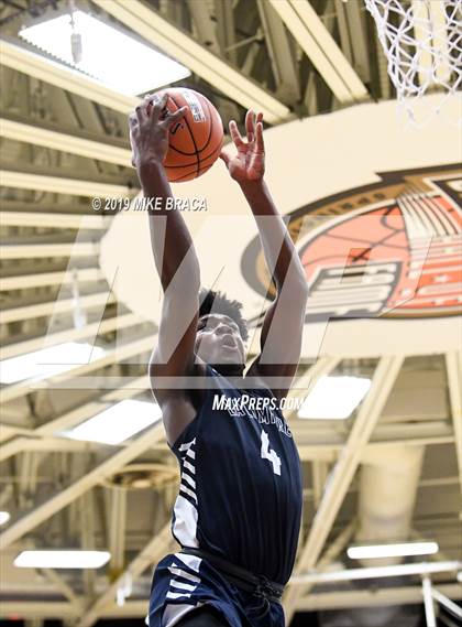 Thumbnail 2 in DeMatha vs. La Lumiere (Spalding Hoophall Classic) photogallery.