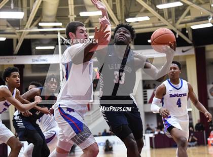 Thumbnail 3 in DeMatha vs. La Lumiere (Spalding Hoophall Classic) photogallery.