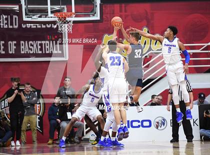 Thumbnail 2 in DeMatha vs. La Lumiere (Spalding Hoophall Classic) photogallery.