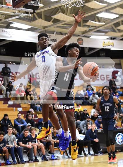 Thumbnail 3 in DeMatha vs. La Lumiere (Spalding Hoophall Classic) photogallery.