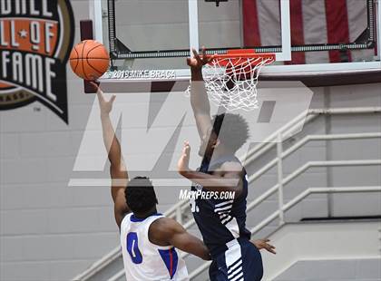 Thumbnail 1 in DeMatha vs. La Lumiere (Spalding Hoophall Classic) photogallery.