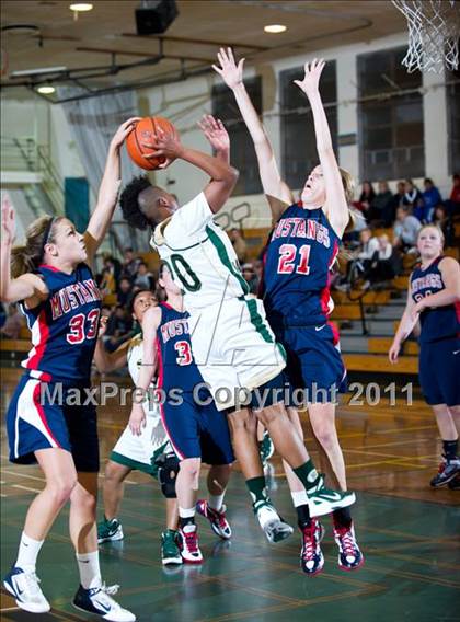 Thumbnail 2 in Yorba Linda vs Santa Barbara (Santa Barbara Tournament of Champions) photogallery.