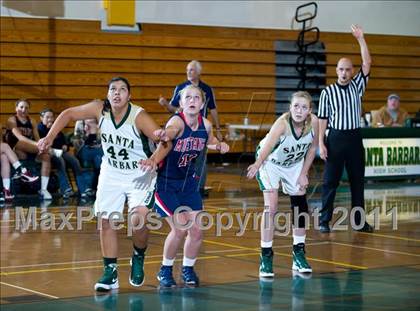 Thumbnail 2 in Yorba Linda vs Santa Barbara (Santa Barbara Tournament of Champions) photogallery.