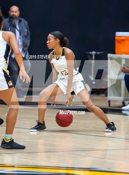 Thumbnail 1 in Highland vs Gilbert photogallery.