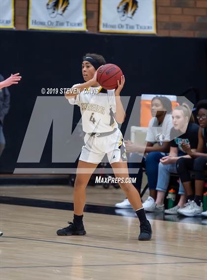 Thumbnail 2 in Highland vs Gilbert photogallery.