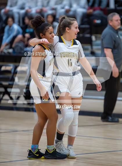 Thumbnail 2 in Highland vs Gilbert photogallery.