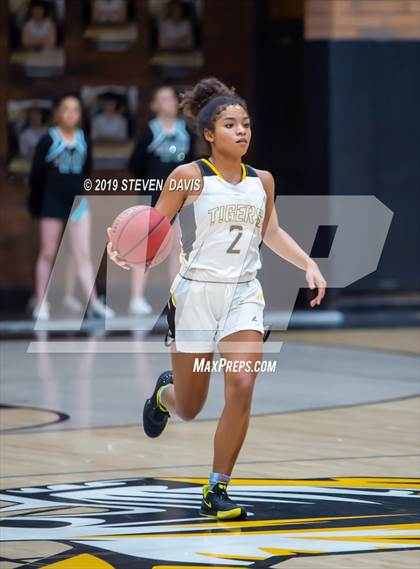 Thumbnail 1 in Highland vs Gilbert photogallery.